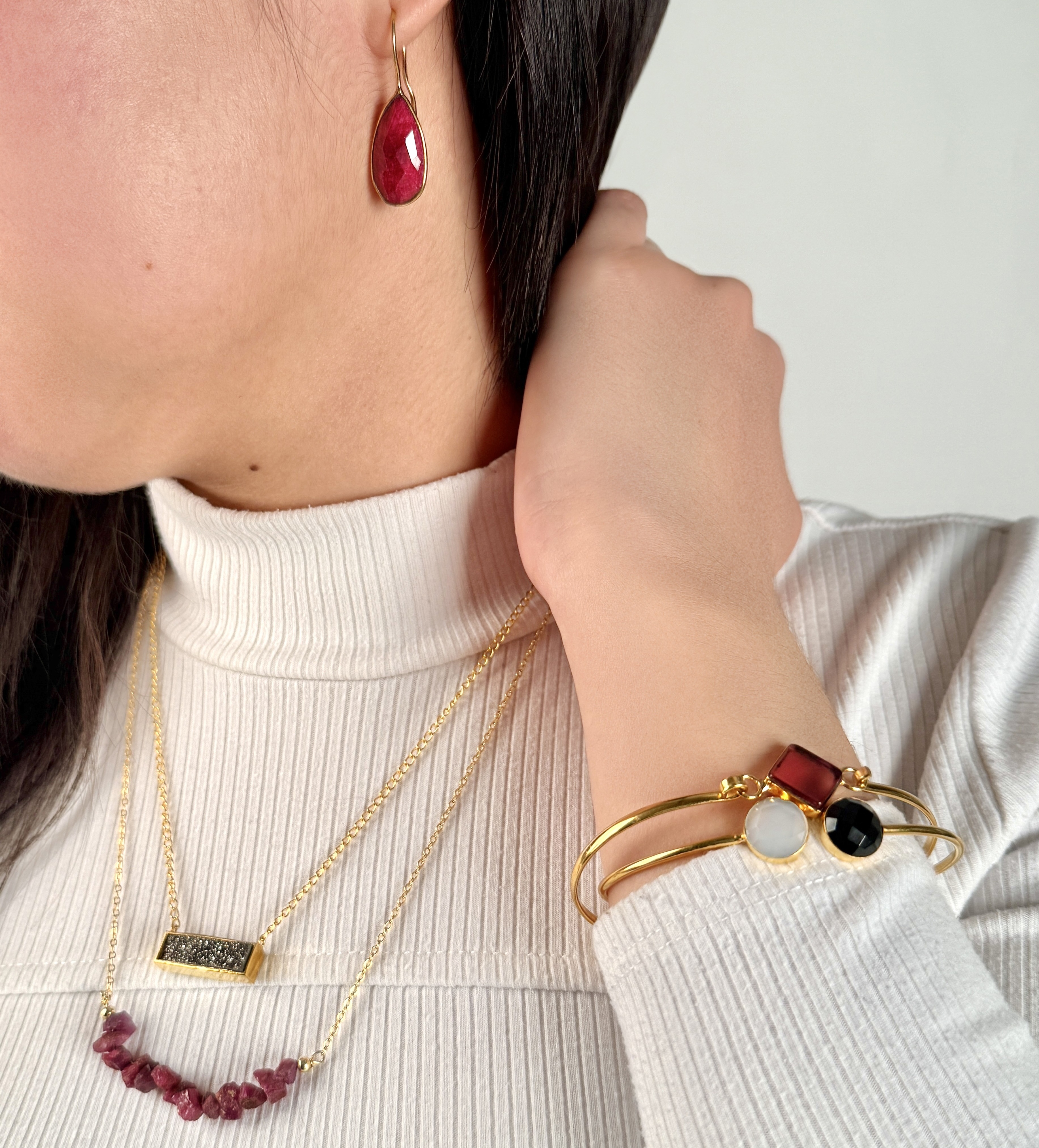 B2B Partner - Stylish jewelry worn by customer